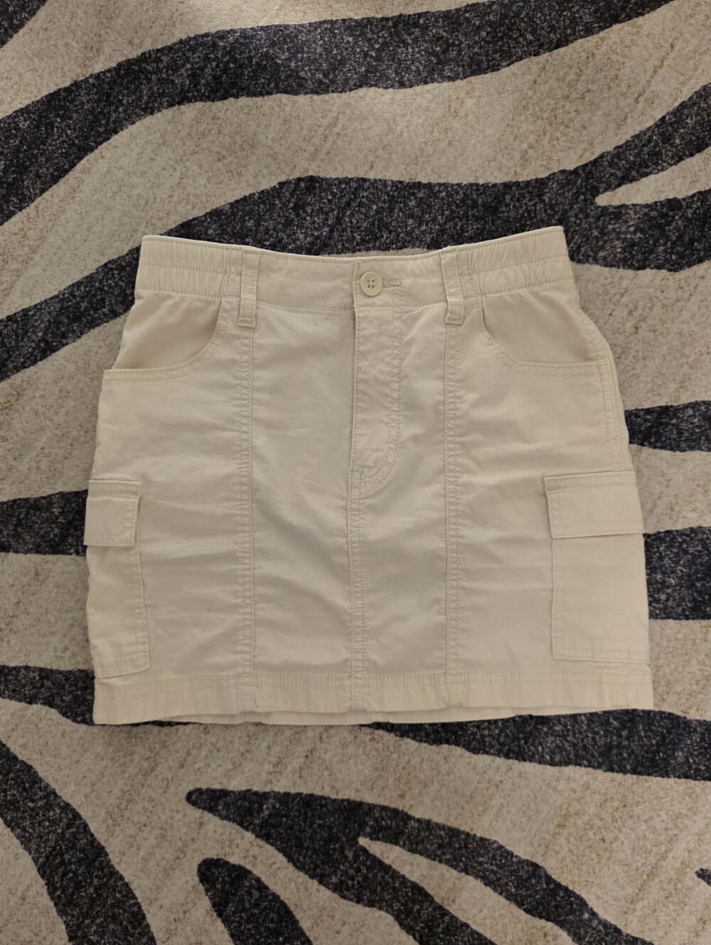 Hollister High Rise Casual Cargo Pocket Mini Skirt